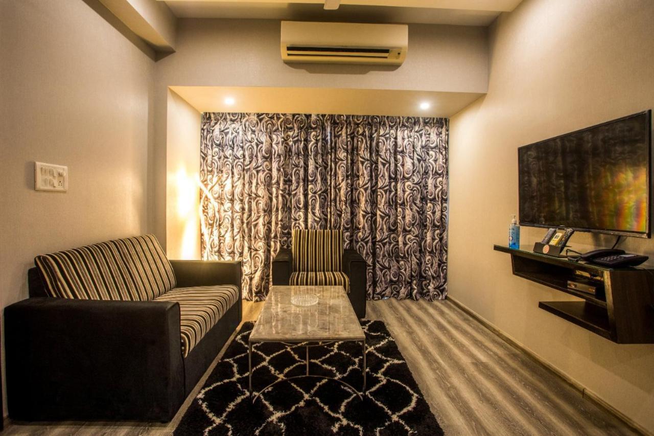 Encore Suites Goa Panaji Exteriör bild